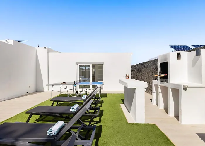 Cactus - Large Private Plot - Heated Pool & Bbq - Luxury Vacation