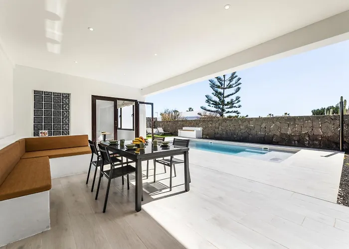 Cactus - Large Private Plot - Heated Pool & Bbq - Luxury Vacation