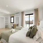 Cactus - Large Private Plot - Heated Pool & Bbq - Luxury Vacation Villa Playa Blanca