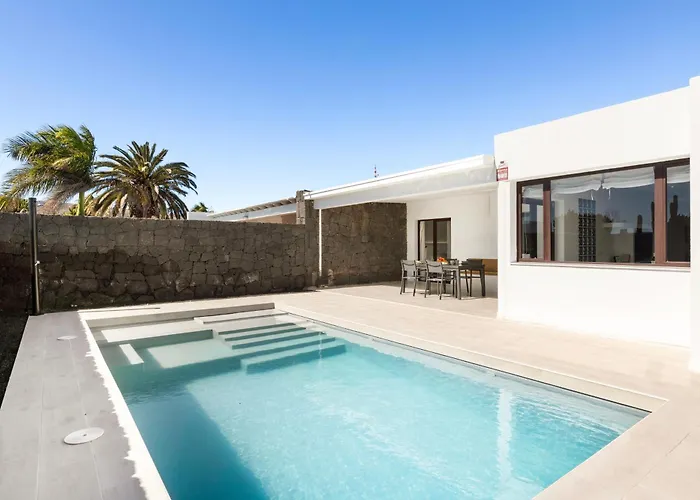 Cactus - Large Private Plot - Heated Pool & Bbq - Luxury Vacation *